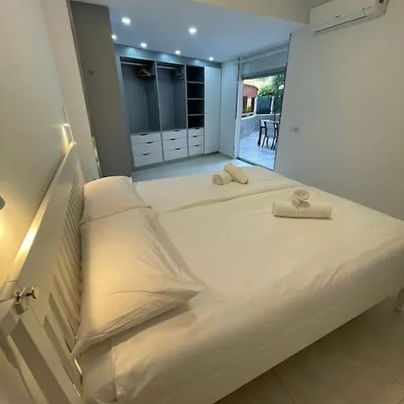 Happy Space Apartment