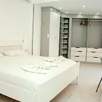 Happy Space Apartment